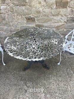 Victorian Style Antique Cast Iron Metal Round Garden Patio Outdoor Table