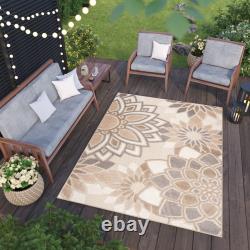 Tapis d'extérieur de jardin beige moderne avec motif floral en 3D pour terrasse, utilisable également en intérieur.